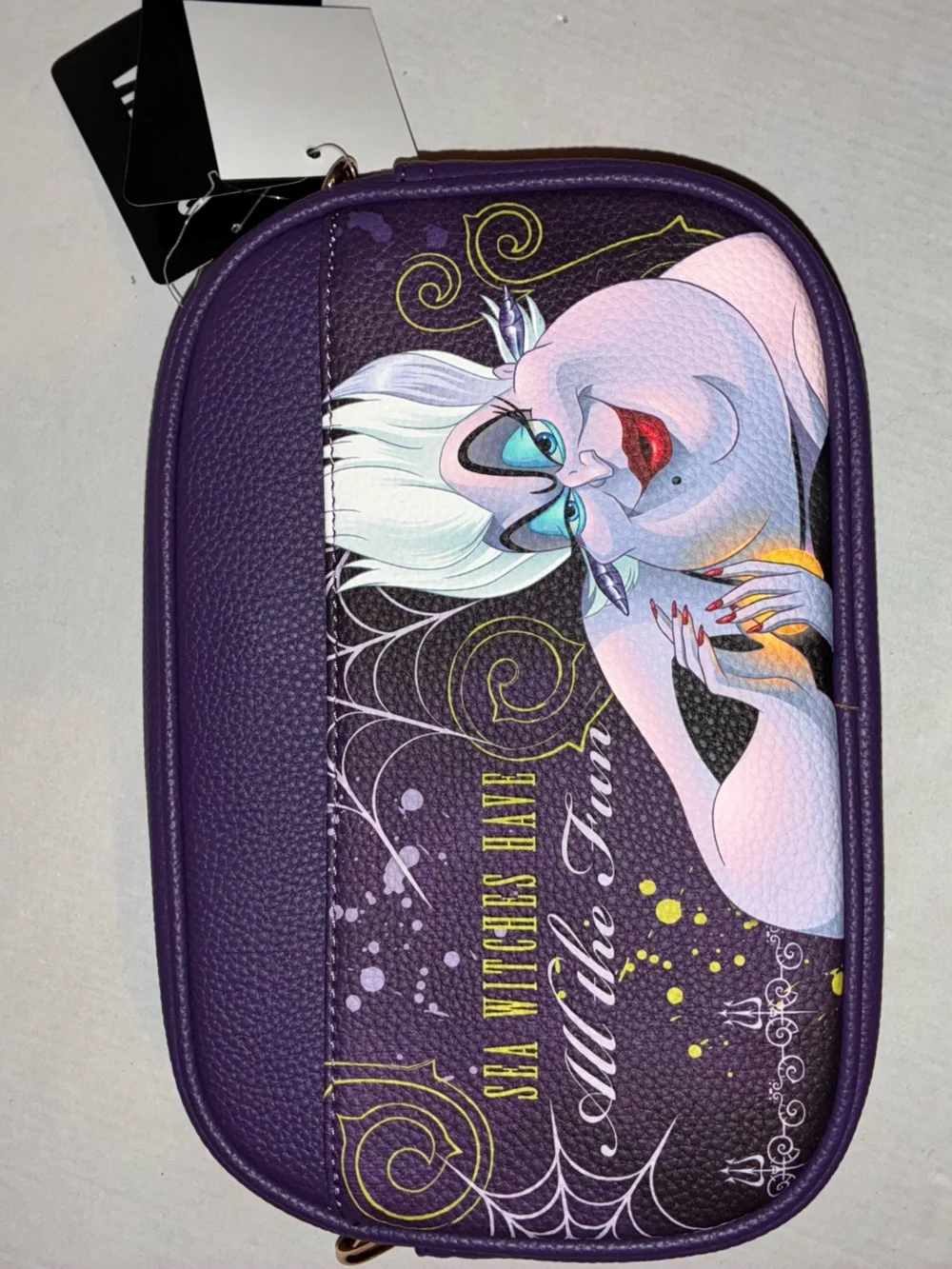 Wondapop crossbody featuring